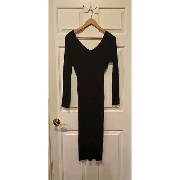 Almost Famous Large Black Stretchy Sweater Dress V Neck Long Length Maxi EUC - Picture 1 of 10